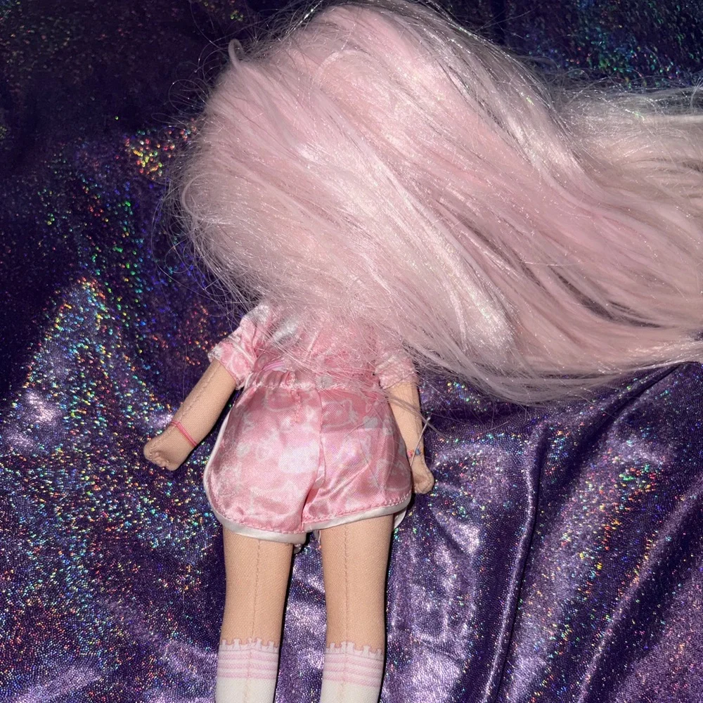 Na! Na! Na! Surprise Teens Slumber Party: Mila Rose